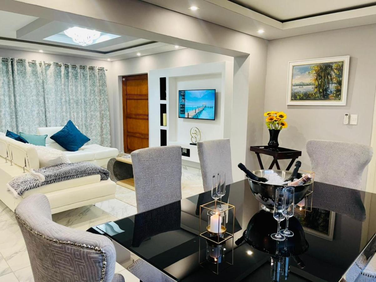 Cozier Glitz Villa Kaapstad Buitenkant foto