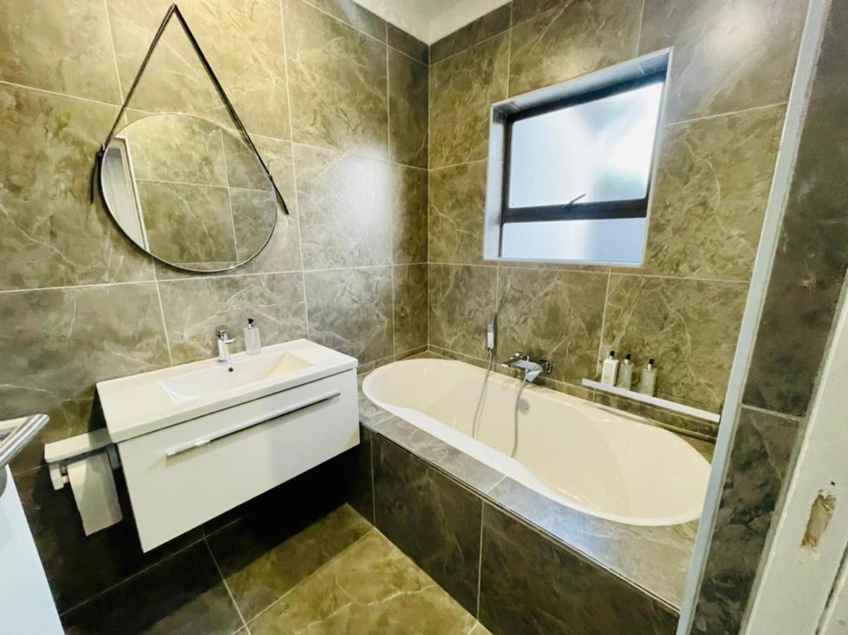 Cozier Glitz Villa Kaapstad Buitenkant foto