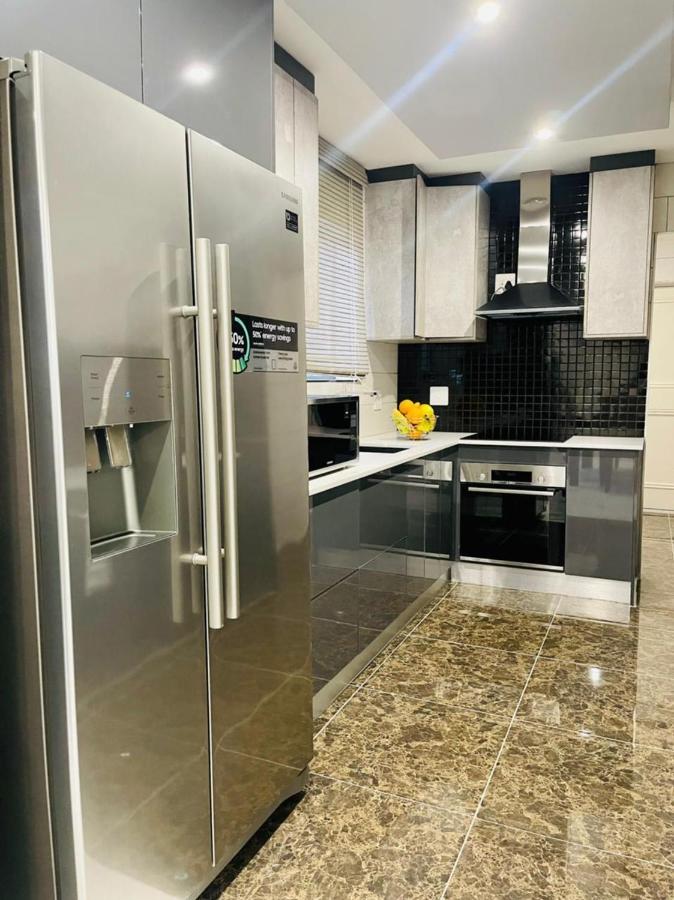 Cozier Glitz Villa Kaapstad Buitenkant foto