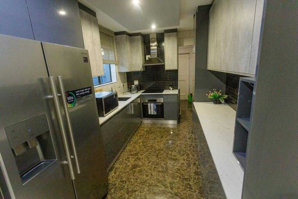 Cozier Glitz Villa Kaapstad Buitenkant foto